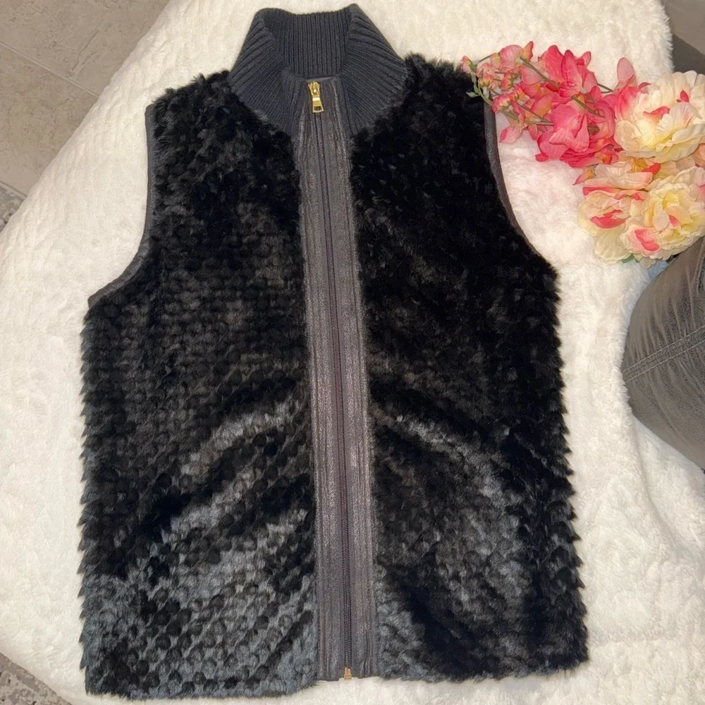 2 x 20$ Ruby Rd. Black Faux Fur Vest Size PM